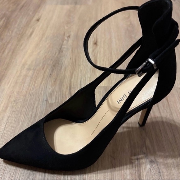 Gianni Bini Black Suede Cut-Out Ankle Strap Pointed Toe Heels Size 9 EUC - Picture 6 of 13